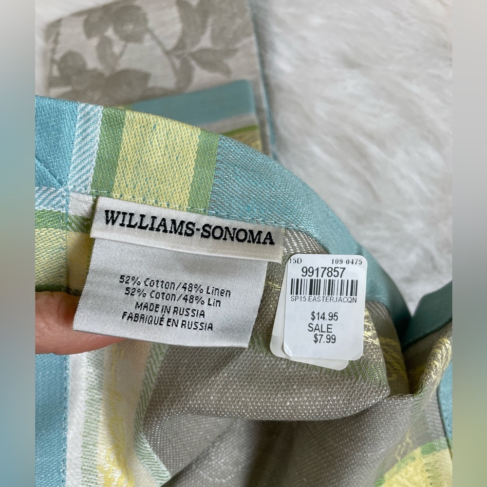 New Williams Sonoma Jacquard Bunny Napkins set of two blue Yellow - Picture 6 of 9